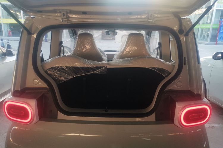 五菱汽车 宏光MINIEV 2024款 第三代 215km 青春版机舱底盘23