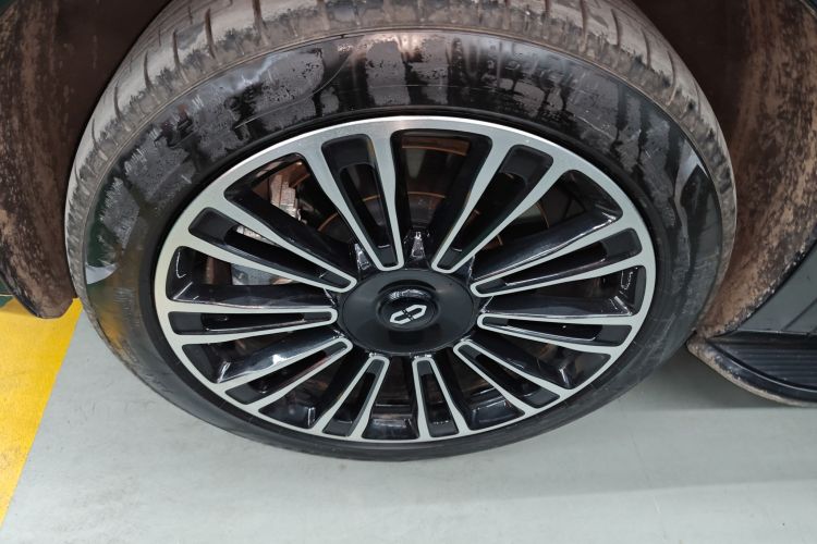 鸿蒙智行 问界M7 2024款 1.5T 智驾四驱Max版 6座车身外观6001