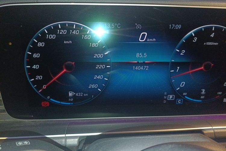 奔驰GLE 2020款 改款 GLE 350 4MATIC 时尚型特别版中控内饰15