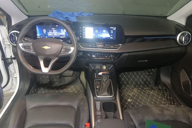 雪佛兰 科鲁泽 2023款 1.3T 轻混自动尊享版中控内饰12