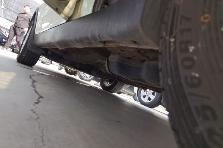 双龙 柯兰多 2011款 2.0T 柴油两驱自动豪华导航版局部细节9002