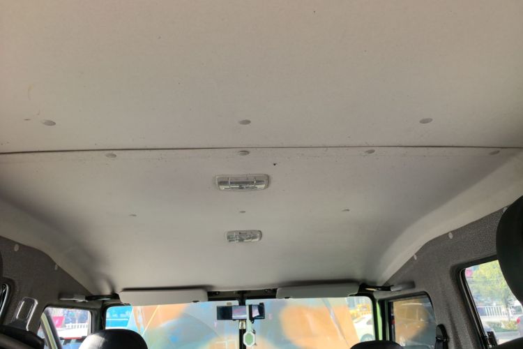 BAW北汽制造 勇士 2019款 2.4T 三门四驱短轴汽油版 国VI中控内饰22