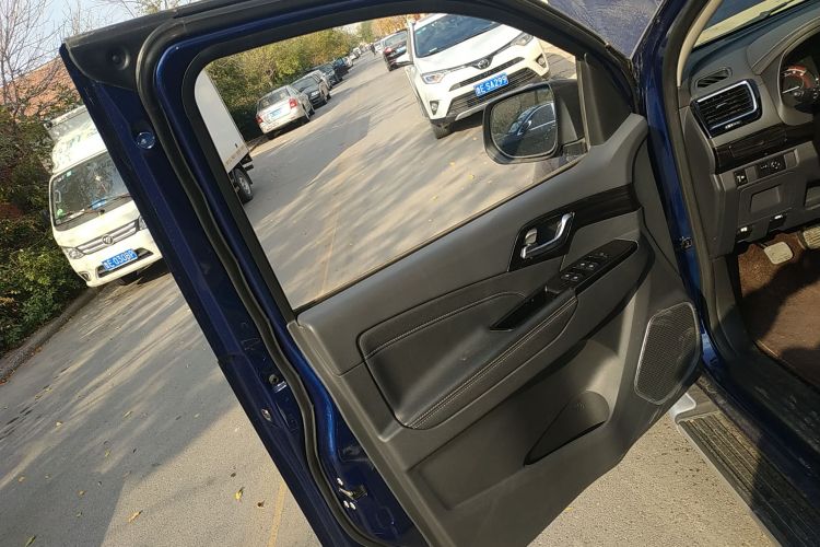 五十铃 铃拓 2020款 2.5T两驱手动领航版 国VI 加长版JE4D25Q6A中控内饰7007