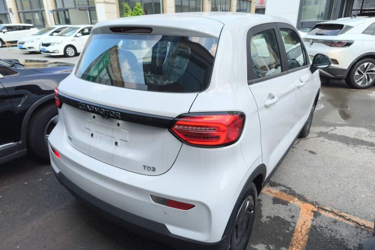 零跑汽车 零跑T03 2024款 200轻享版车身外观7