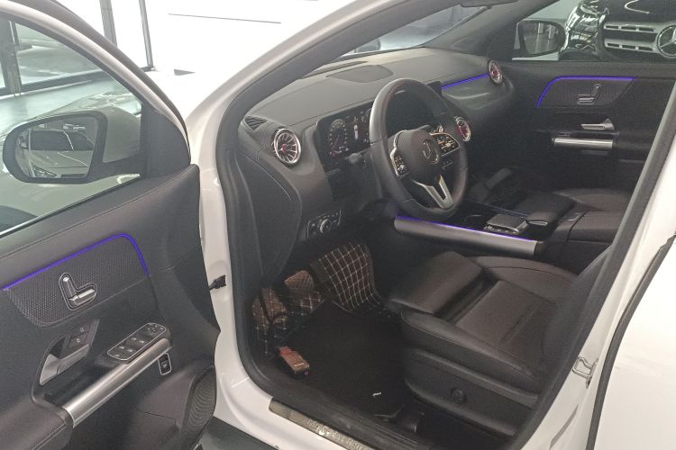 奔驰GLA 2023款 GLA 220中控内饰20