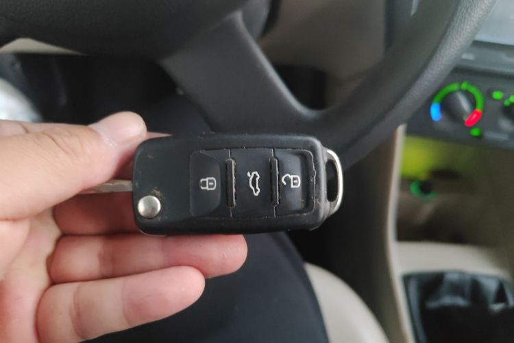 斯柯达 昕锐 2013款 1.6L 手动智选型中控内饰11