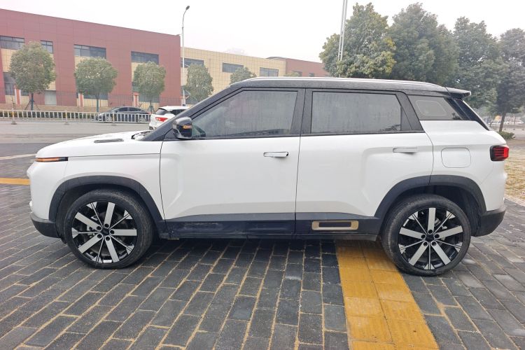 吉利汽车 吉利icon 2023款 1.5TD 巧克力醇巧版车身外观4