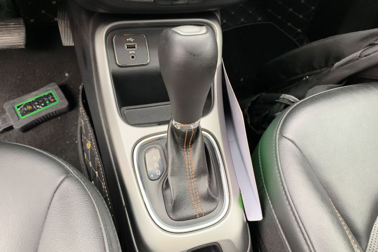 Jeep 指南者 2017款 200T 自动家享版中控内饰18