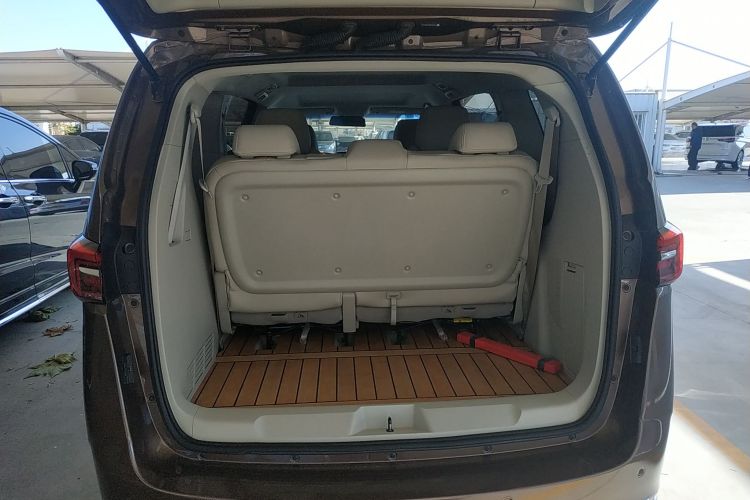 别克GL8 2021款 陆上公务舱 652T 舒适型局部细节23