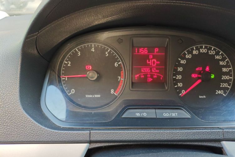 大众 捷达 2013款 1.6L 自动舒适型中控内饰15