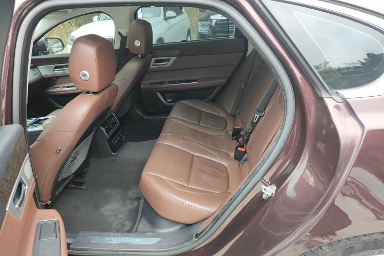 捷豹XFL 2018款 XFL 2.0T 250PS 豪华版中控内饰21