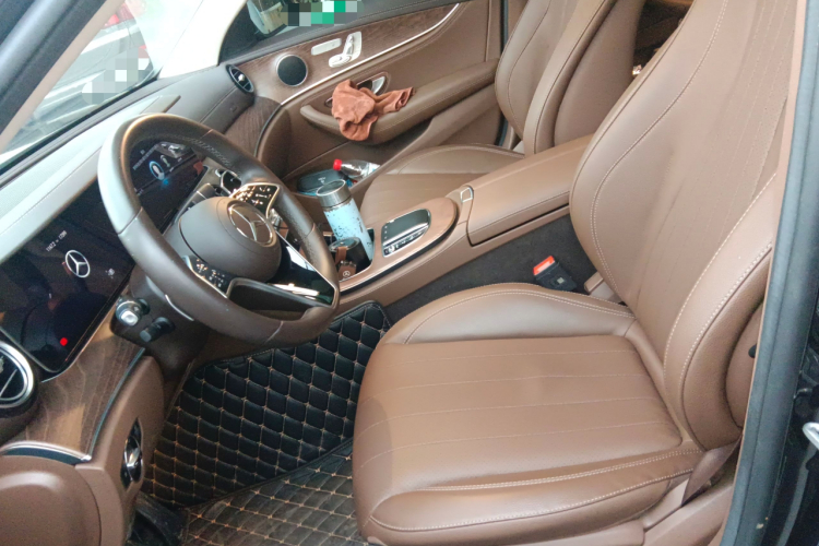 奔驰E级 2023款 E 300 L 时尚型中控内饰19