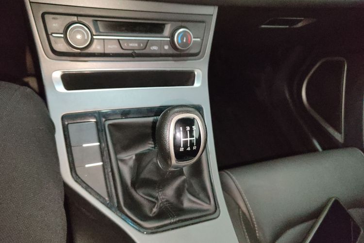 吉利汽车 帝豪 2019款  领军版 1.5L 手动豪华型 国VI局部细节18