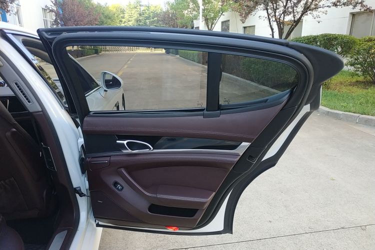 保时捷 2016款 Panamera 4 Edition 3.0T中控内饰7006