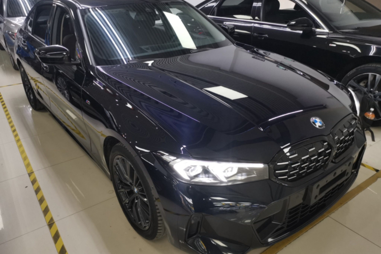 宝马3系 2023款 325Li M运动曜夜套装车身外观3