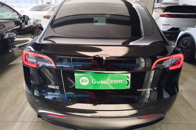 特斯拉 Model Y 2023款 后轮驱动版车身外观6
