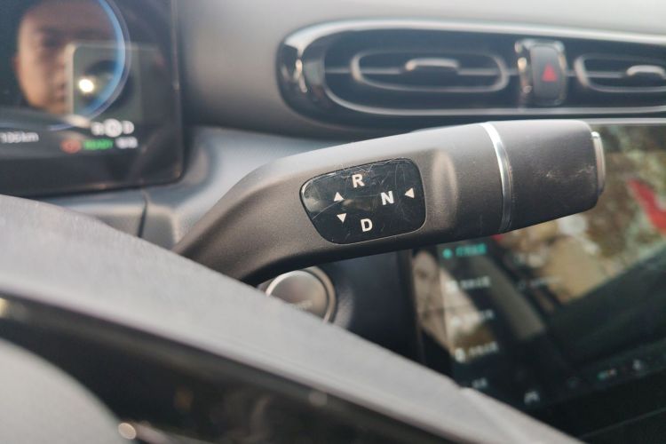 零跑汽车 零跑T03 2022款 耀金版中控内饰18