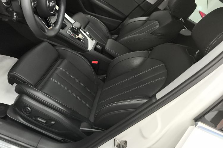 奥迪A4L 2022款 40 TFSI 时尚动感型局部细节19