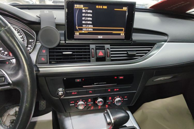 奥迪A6L 2015款 TFSI 百万纪念智领型中控内饰16