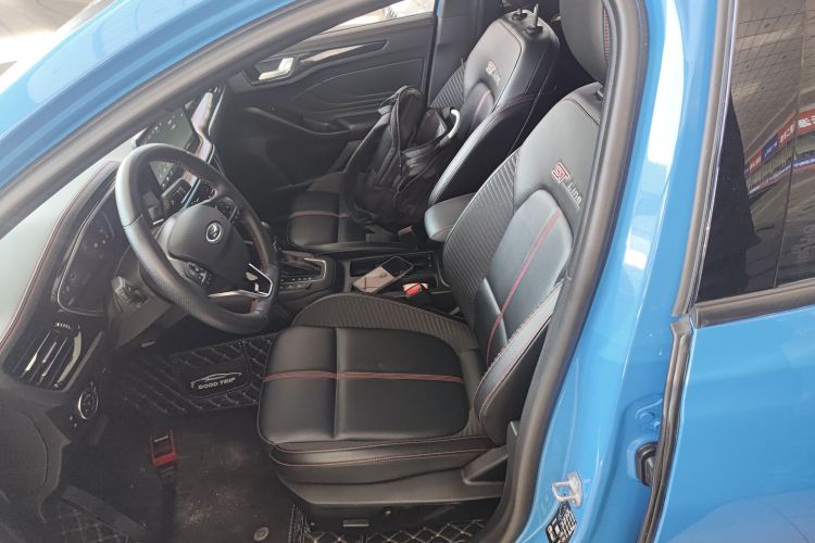 福特 福克斯 2022款 三厢 EcoBoost 180 自动ST Line中控内饰19