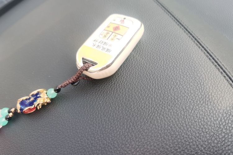 本田UR-V 2020款 370TURBO 两驱尊雅版中控内饰7001