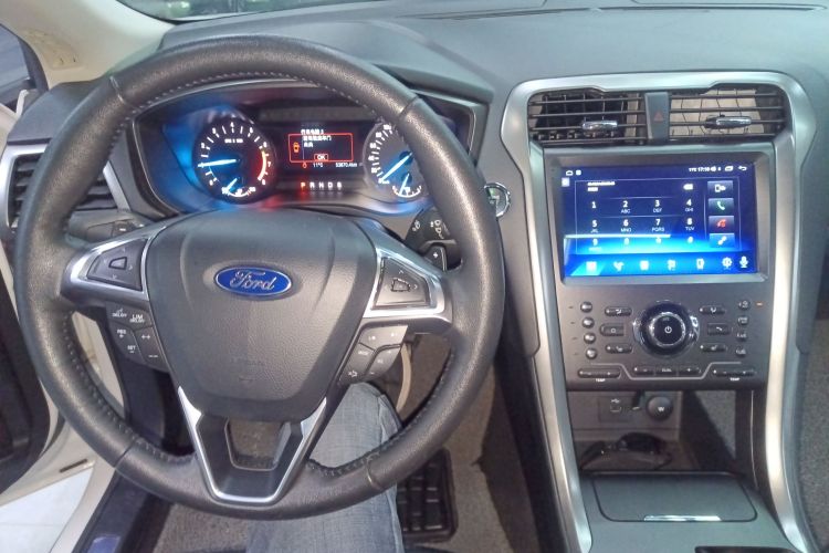 福特 蒙迪欧 2018款 EcoBoost 200 时尚型中控内饰12