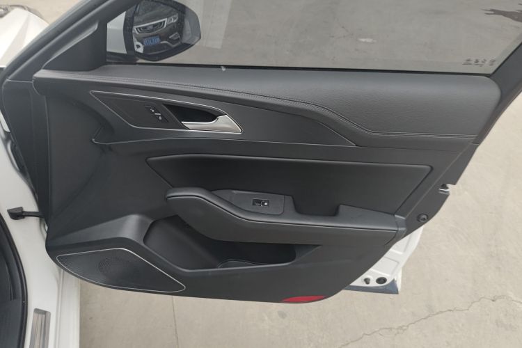 红旗H5 2022款 经典款 改款 1.8T 自动智联旗韵版中控内饰42