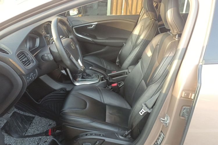 沃尔沃V40 2017款 T3 智逸版局部细节19