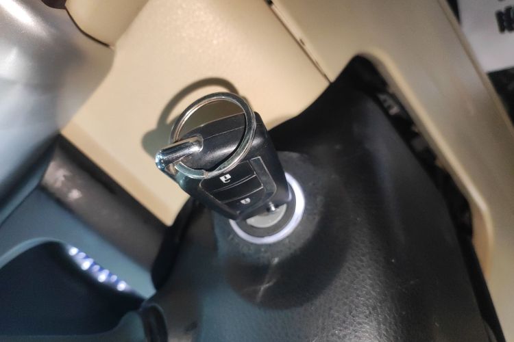 丰田 汉兰达 2021款 2.0T 四驱精英版 7座中控内饰11