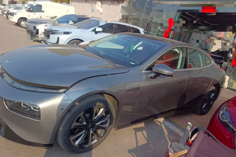 小鹏P7 2020款 670E车身外观4