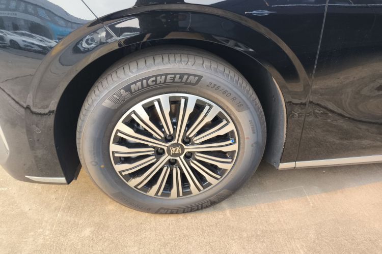 比亚迪 夏 2025款 DM-i 1.5T 180km 超越型车身外观6007