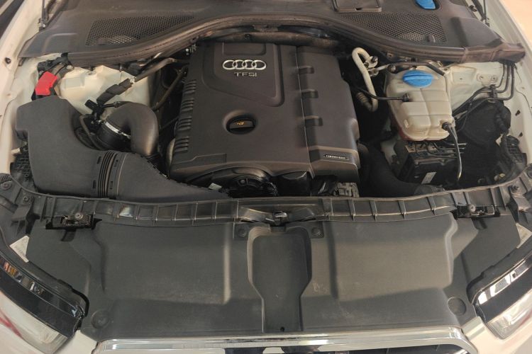 奥迪A6L 2014款 TFSI 舒适型机舱底盘24