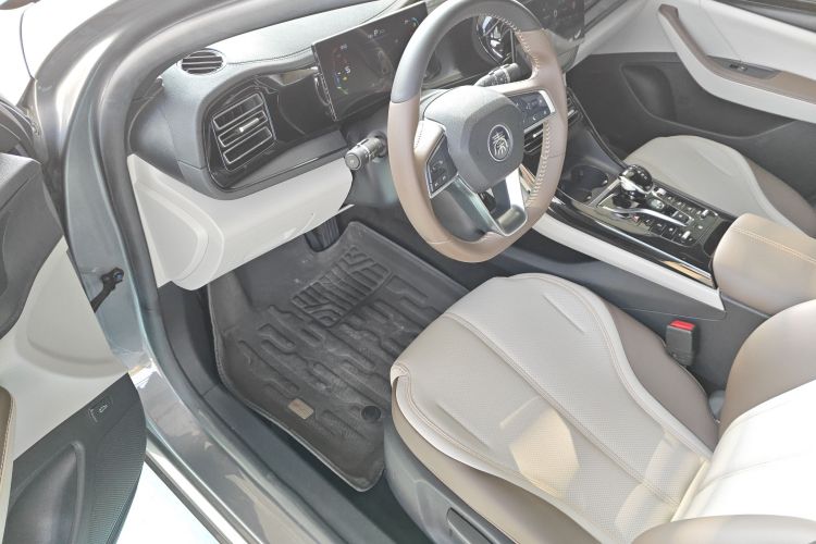 比亚迪 秦PLUS 2024款 荣耀版 DM-i 55KM领先型中控内饰7003