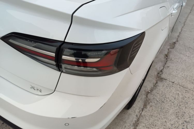 大众 朗逸 2023款 新锐 1.5L 自动新逸版车身外观9