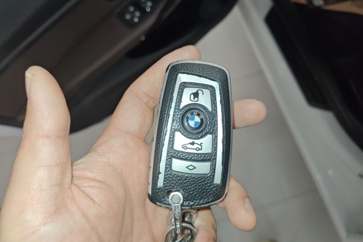 宝马3系 2019款 320Li 时尚型中控内饰7001