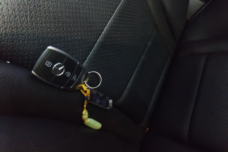 奔驰C级 2020款 改款 C 260 L 运动版中控内饰11