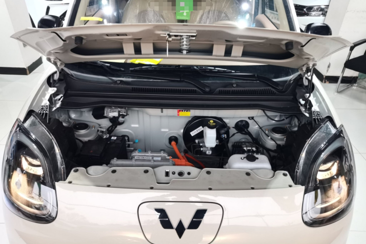 五菱汽车 宏光MINIEV 2025款 四门版 进阶款机舱底盘24