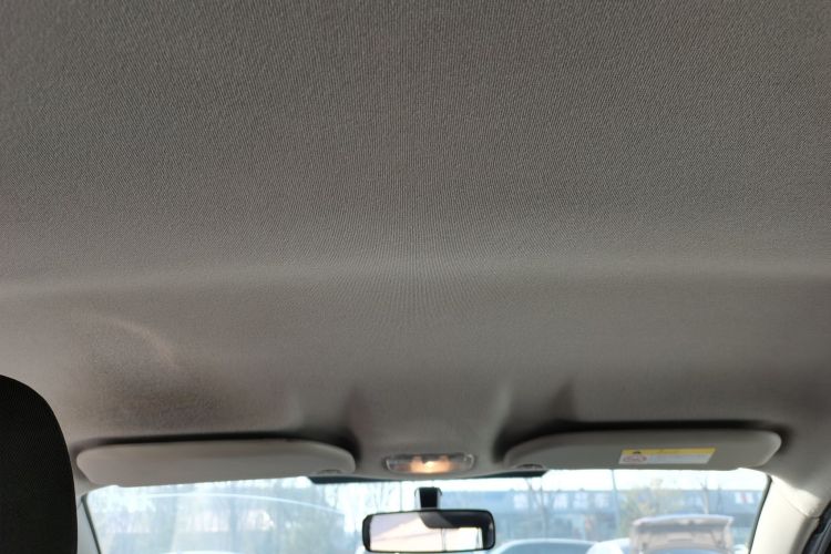 标致301 2016款 1.6L 手动舒适版中控内饰22