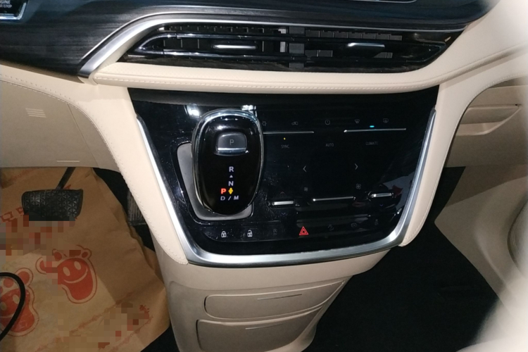 别克GL8 2022款 ES陆尊 653T 豪华型中控内饰18