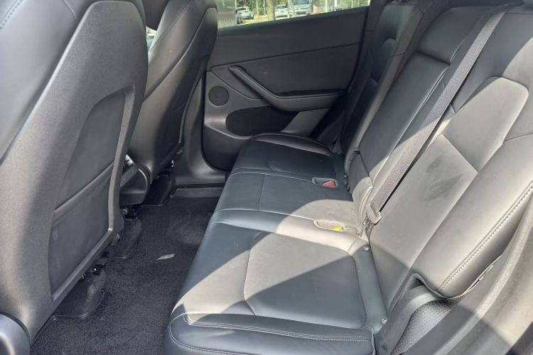 特斯拉 Model Y 2022款 后轮驱动版中控内饰21
