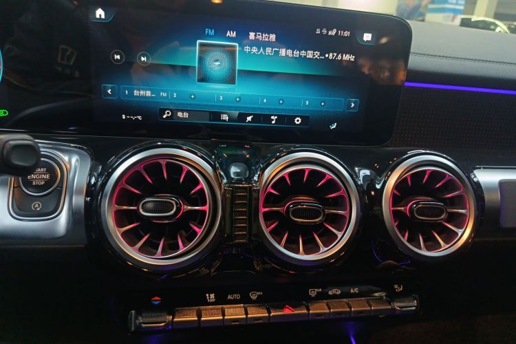 奔驰GLB 2021款 GLB 200 时尚型中控内饰16