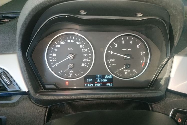 宝马X1 2016款 sDrive18Li 尊享型中控内饰14