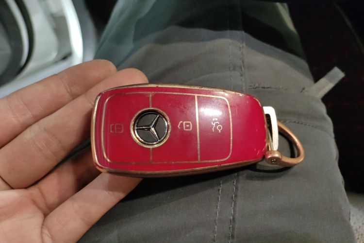 奔驰EQC 2022款 改款 EQC 400 4MATIC中控内饰11