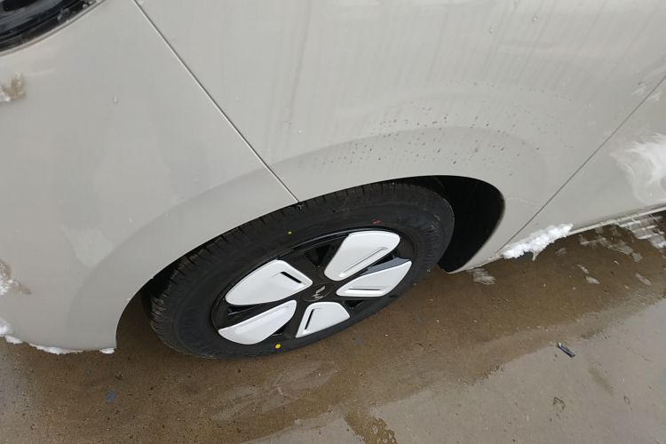 五菱汽车 宏光MINIEV 2025款 四门版 进阶款车身外观6007