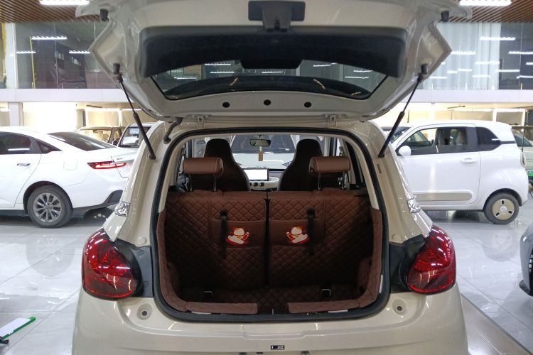 五菱汽车 五菱缤果 2025款 333km 灵犀互联款机舱底盘23