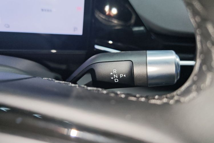 吉利银河 银河L6 2024款 125km PLUS 龙腾版中控内饰18