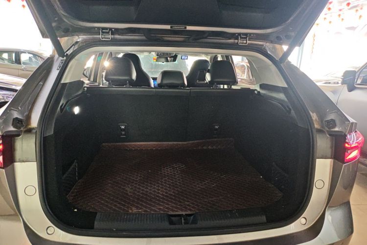 荣威RX5 2023款 1.5T 优越版机舱底盘23