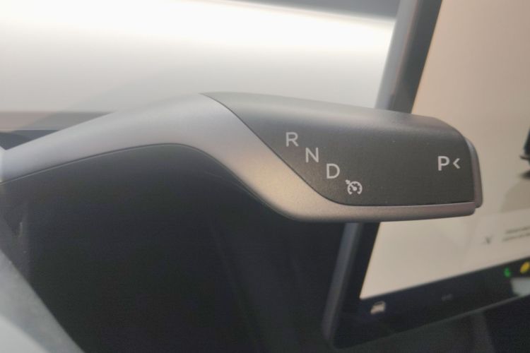 特斯拉 Model 3 2022款 后轮驱动版中控内饰18