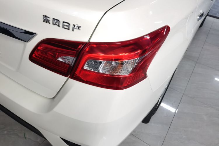 日产 轩逸 2022款 经典 1.6XE CVT舒适版车身外观9