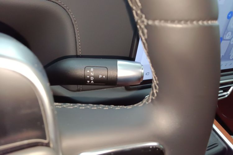 理想汽车 理想L9 2022款 Max中控内饰18